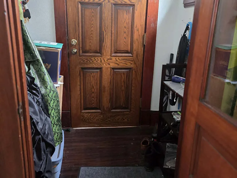 1657 Wyandotte Ave — Photo 29