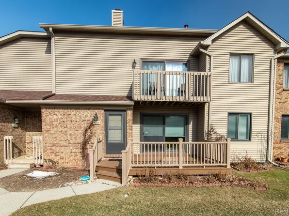 7075 Elmhurst, West Bloomfield, MI 48322