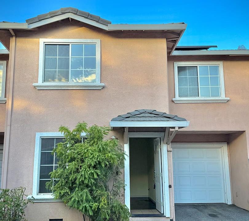1st image of 55 Estrada Ct