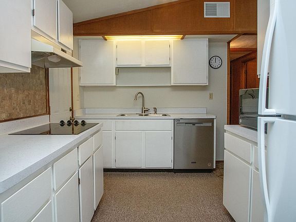5th image of 627 E End Ave