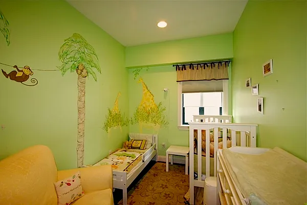 Sold by Mikhail Knova, LREB | media 31