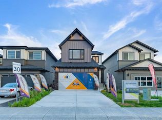 8 NE Vantage Dr, Cochrane, AB T4C3C1