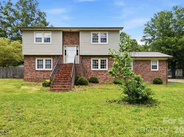 908 Forest Dr, Marshville, NC 28103
