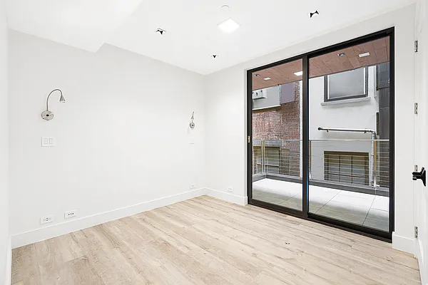 Rented by Compass | media 44