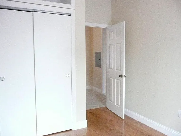 152 New York Ave #8 — Photo 12