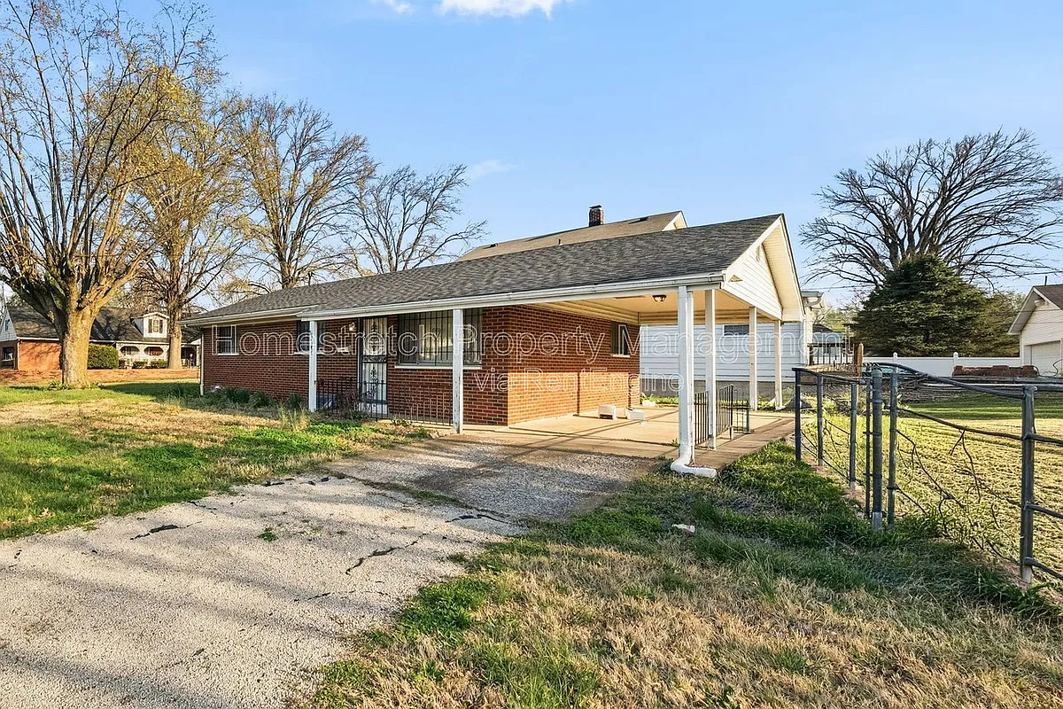 Building Photo - 2301 Belleview Ave
