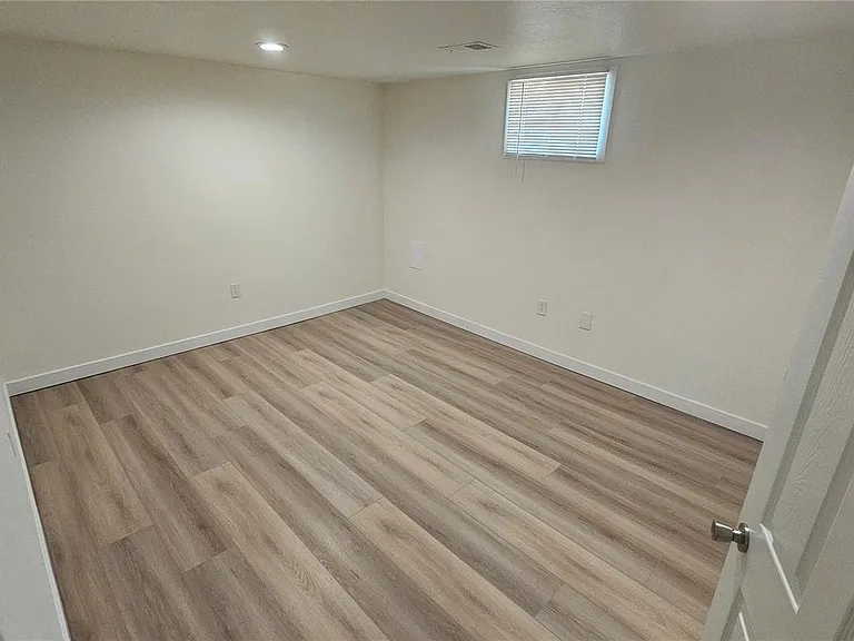 7840 Linda Cir — Photo 14