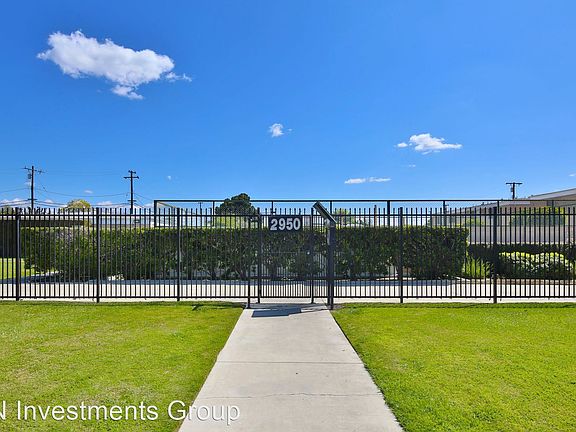 3rd image of 2950 W Lynrose Dr #T2