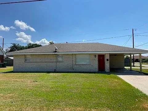 1029 Joyce St — Photo 1