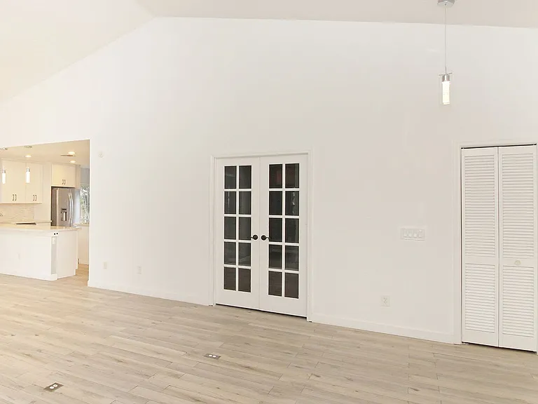 896 Rose Ct — Photo 15