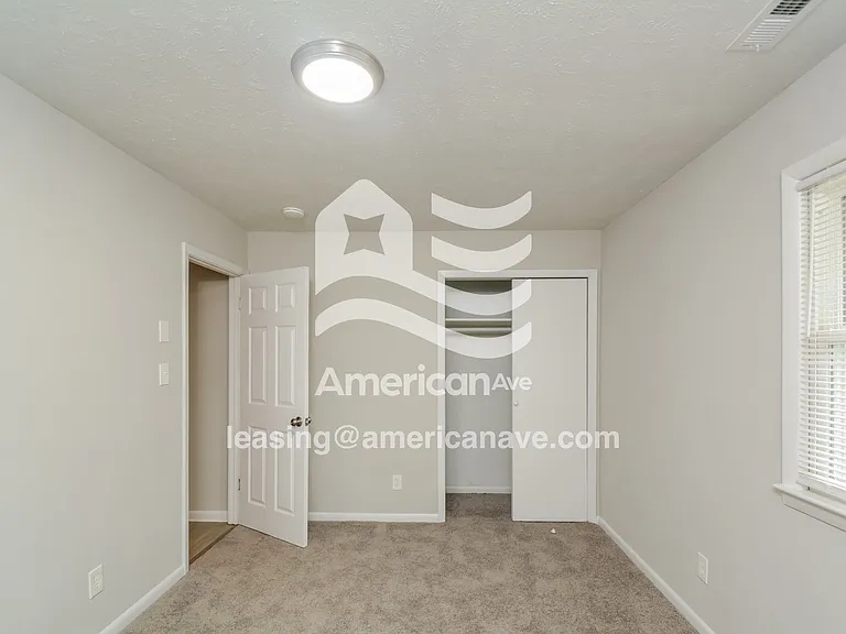 1790575_005_wm_-_main_bedroom_13182569.jpg