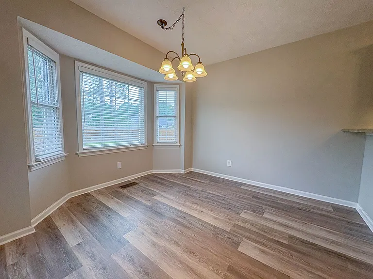 3426 Broomsgrove Dr — Photo 6