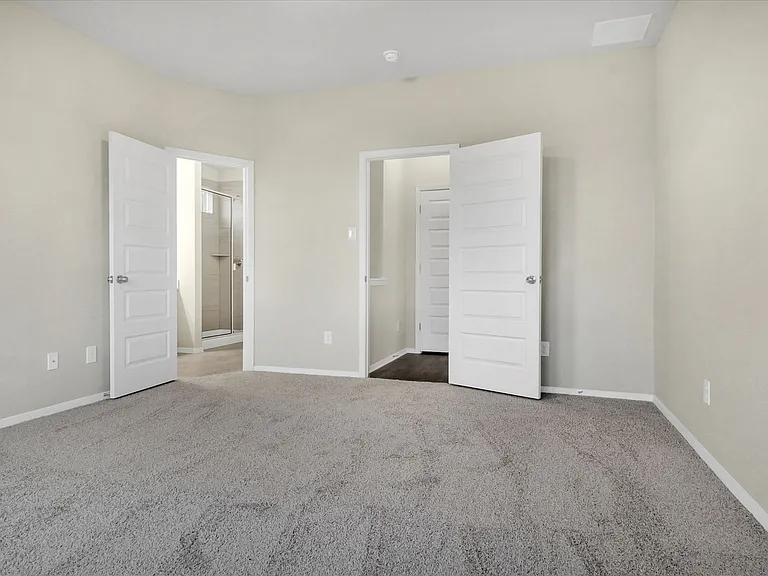 135 Lyndon Dr — Photo 11