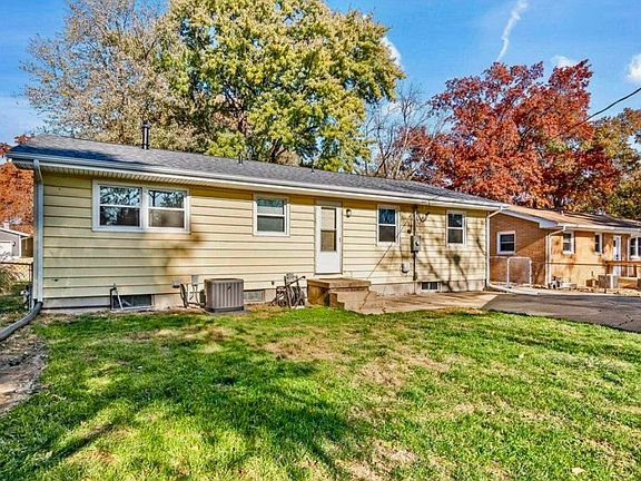 3rd image of 2054 Brentwood Dr