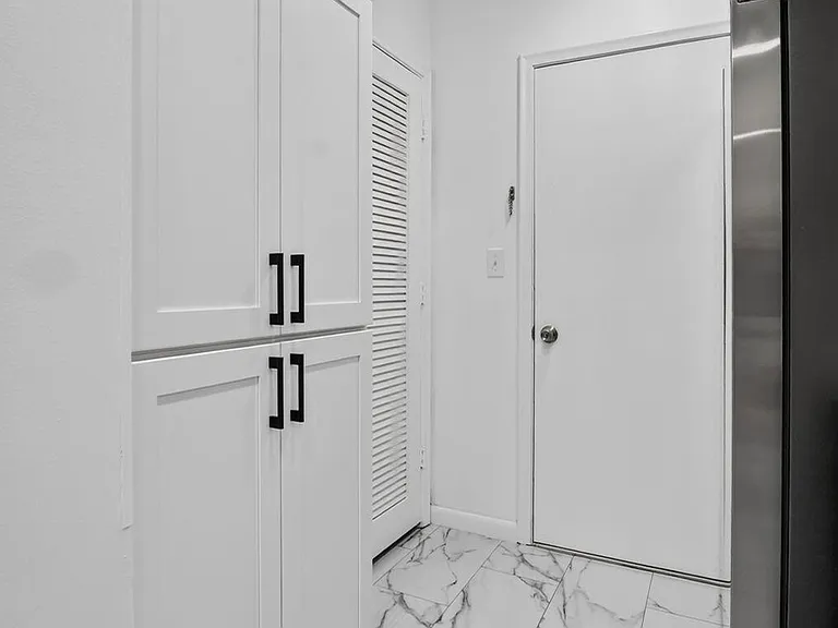 298 SW 6th St #204 — Photo 11