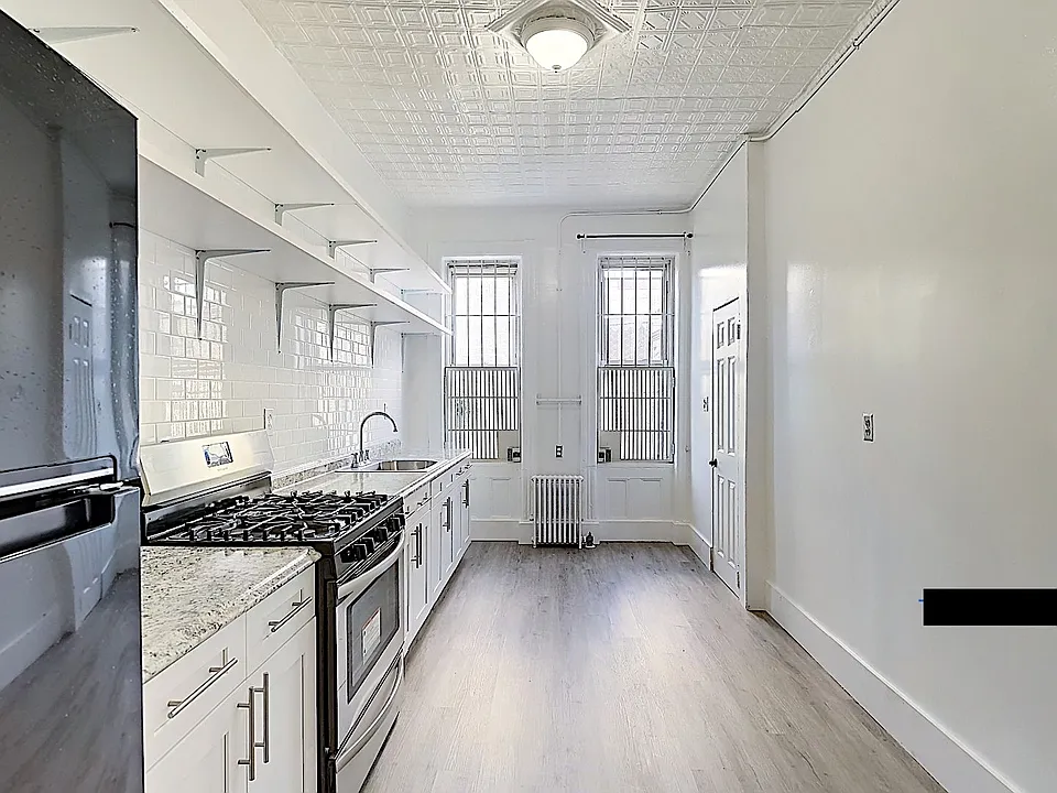 181 Irving Ave #3L