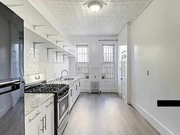 181 Irving Avenue image 1 of 8