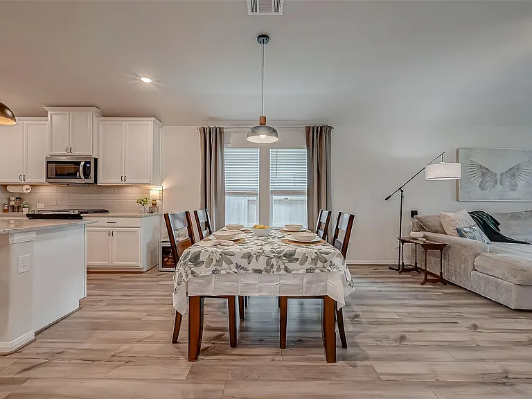 2114 Cherryvale Dr — Photo 15