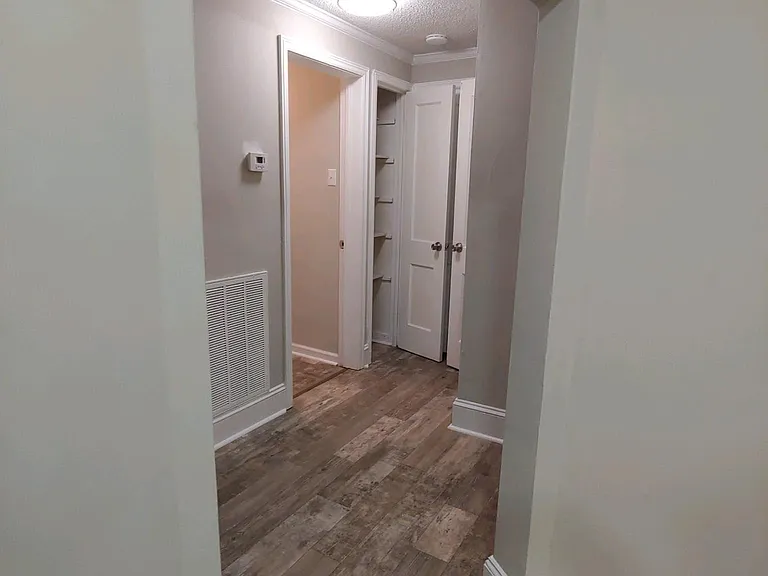 1110 Henderson Ave — Photo 11