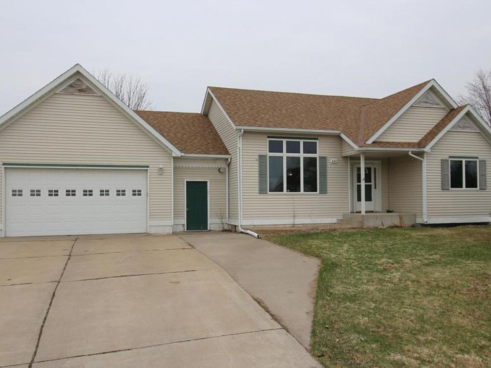 1st image of 401 15th St N