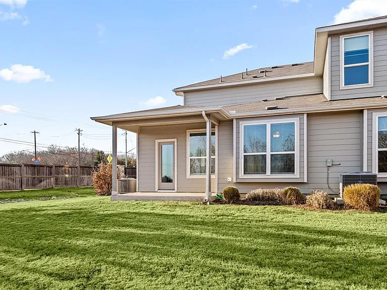 1501 Roseburg Dr — Photo 30