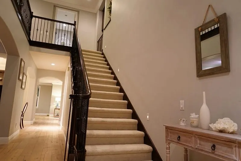 5 bed, 3410 sqft, $7,980 — Photo 4