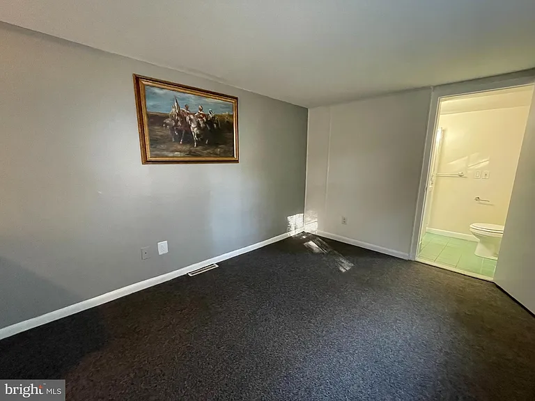 792 S Front St #B — Photo 11