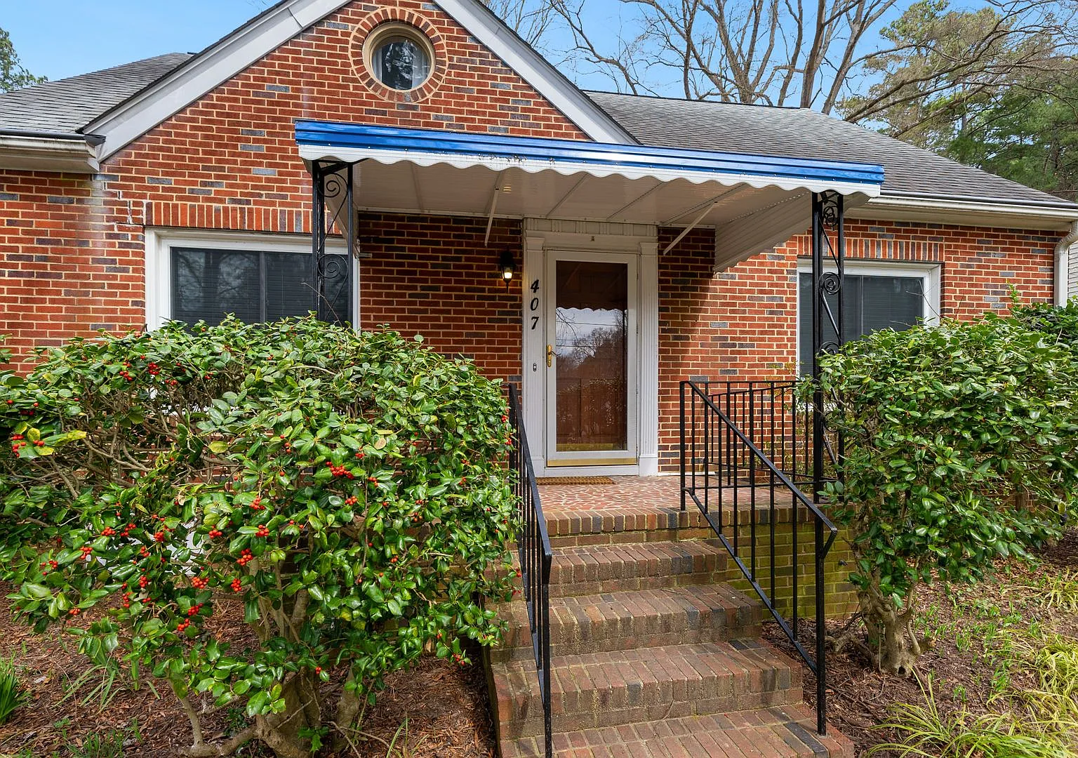Spacious 4 bedroom home located in North Durham! Available: Now! — Photo 2
