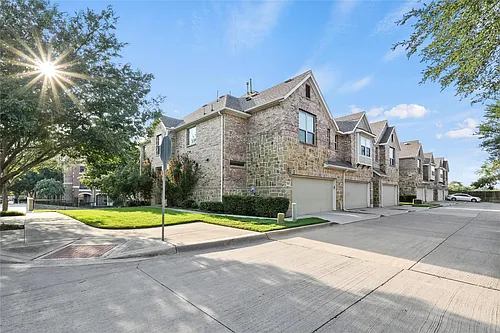 546 Alexandra Ave Photo 1
