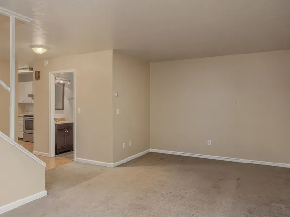 1018 Dogwood St APT 106, Fairbanks, AK 99709
