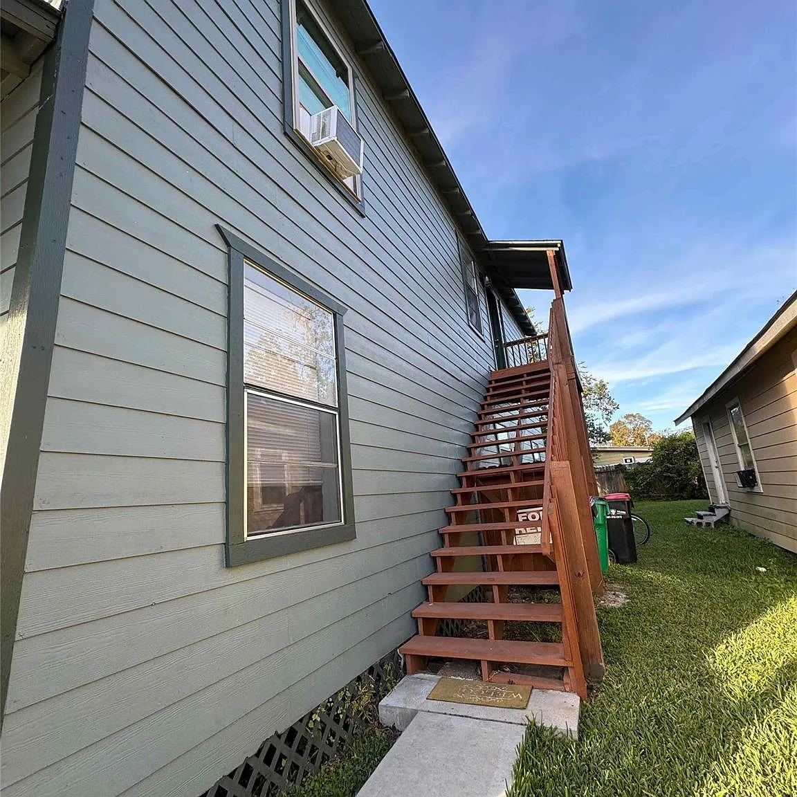2 bed, 1.0 bath, $1,100 — Photo 2