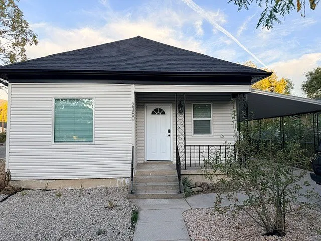 2350 E Ave