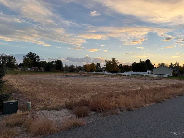 3815 North, Twin Falls, ID 83301
