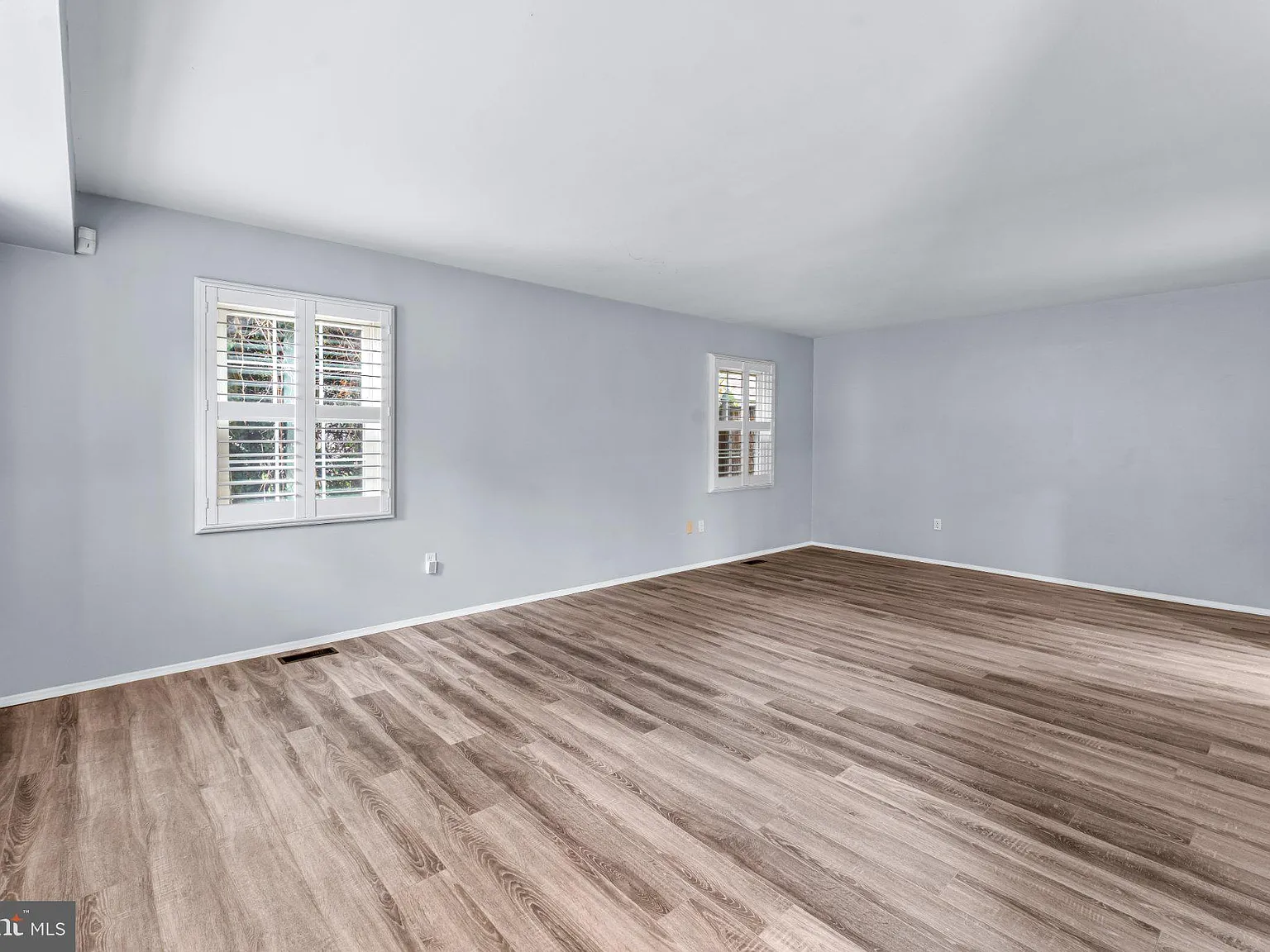 4 bed, 2.5 bath, 2320 sqft, $3,600 — Photo 4