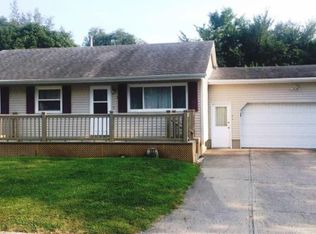 105 Rosewood Dr, Washington, IL 61571