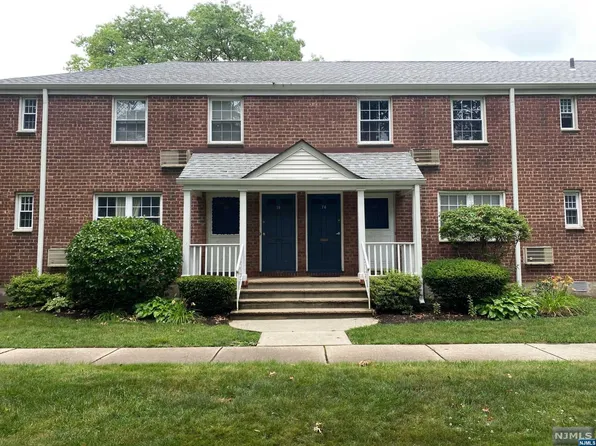 80 Clark Ct, Rutherford, NJ 07070