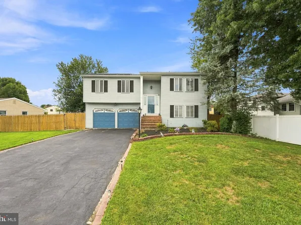 11 Nettletree Dr, Ewing, NJ 08638