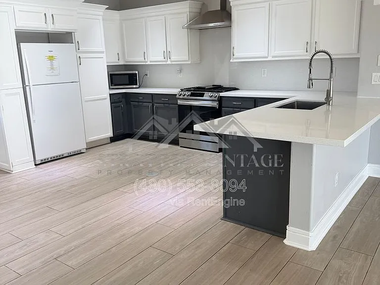 3068 E Ravenswood Dr — Photo 53
