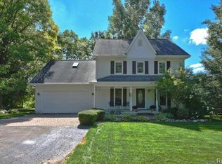 334 S Houghton St, Milford, MI 48381