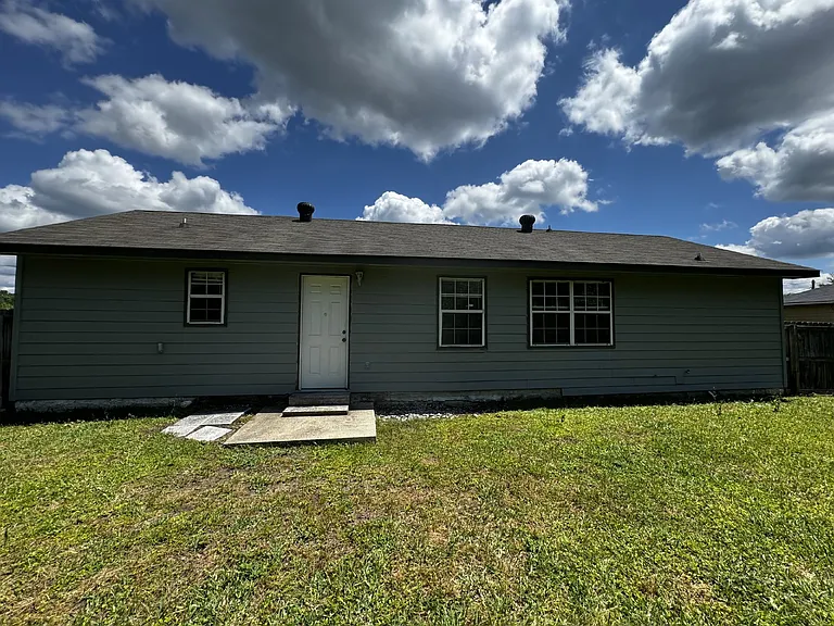 451 Sabreena Cir — Photo 13