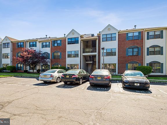 2nd image of 15 Feiler Ct