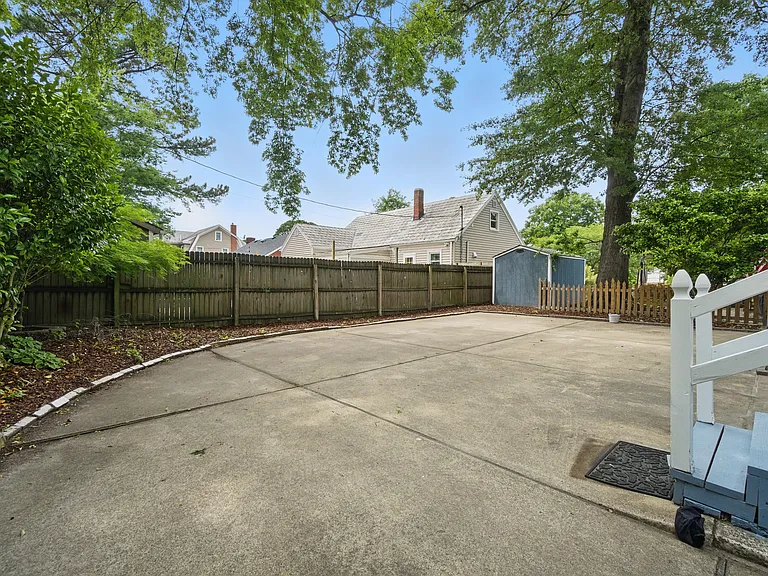 5611 Hampton Blvd — Photo 32