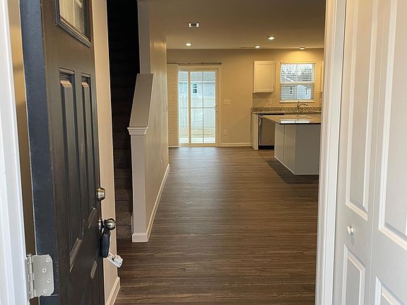 3rd image of 3055 Dartmoor Pl