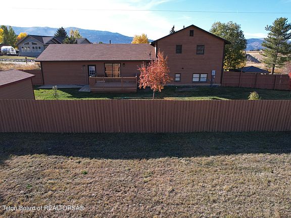 4th image of 240 River Bench Rd