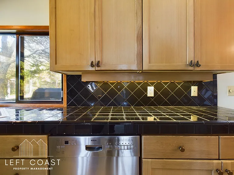 132 Salishan Dr — Photo 36