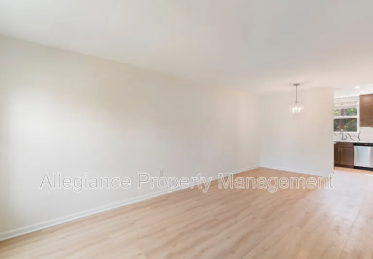 3727 Mark Dr — Photo 5