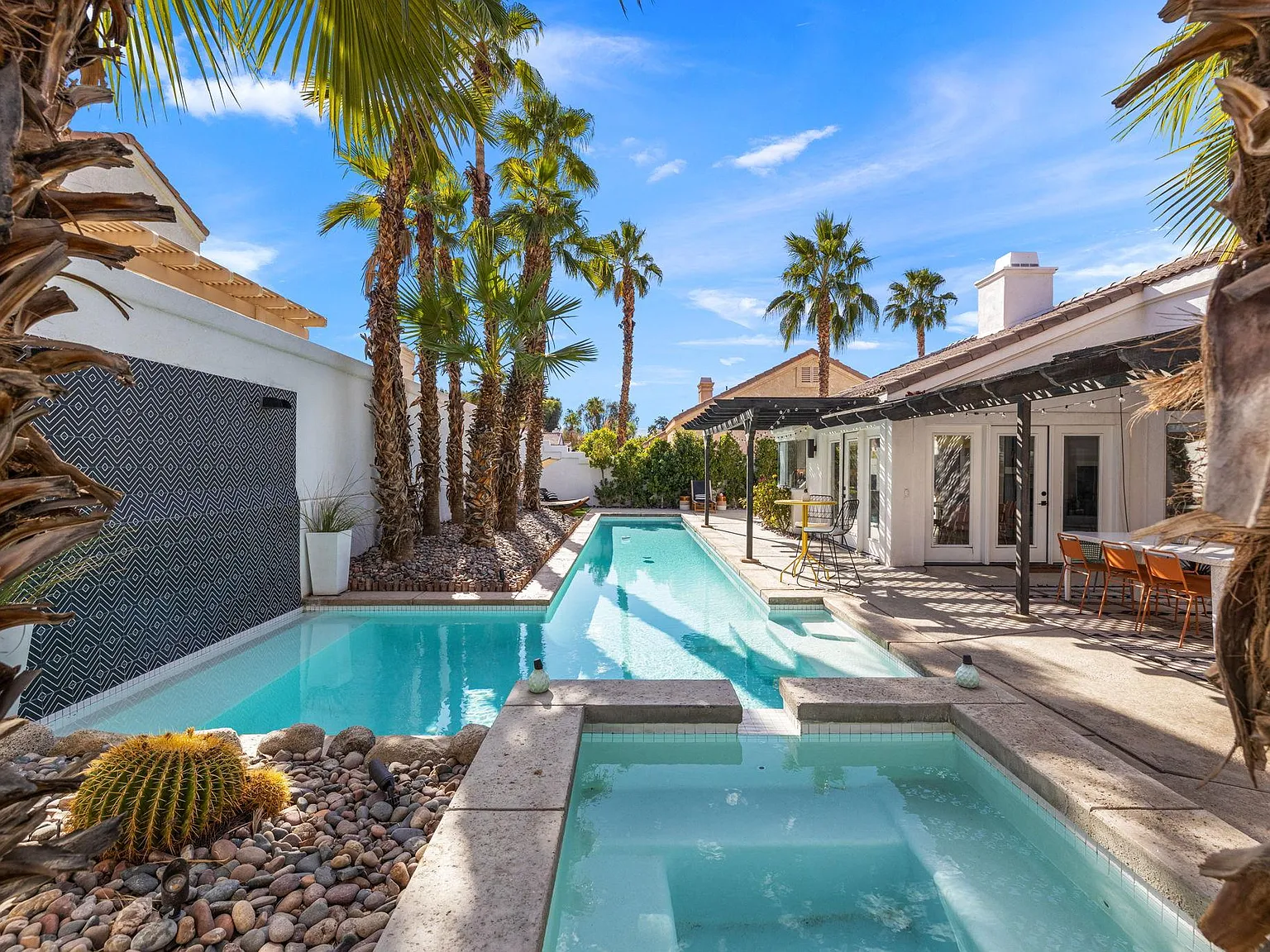 45420 Desert Fox Dr — Photo 2