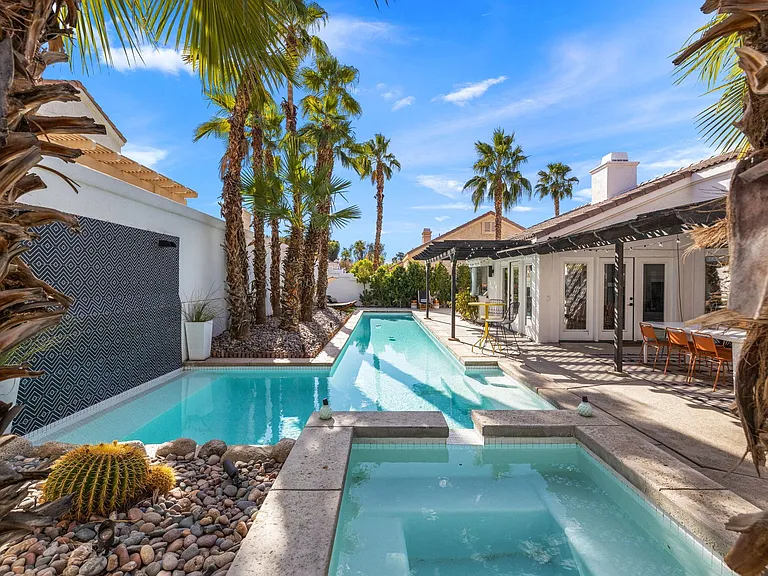 45420 Desert Fox Dr — Photo 2