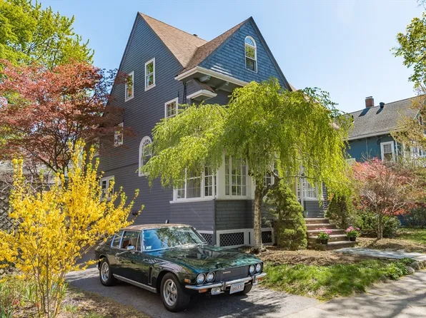13 Marathon St, Arlington, MA 02474