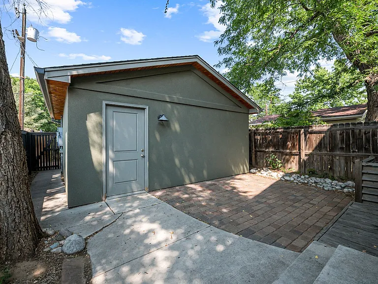 1275 S Clayton St — Photo 36